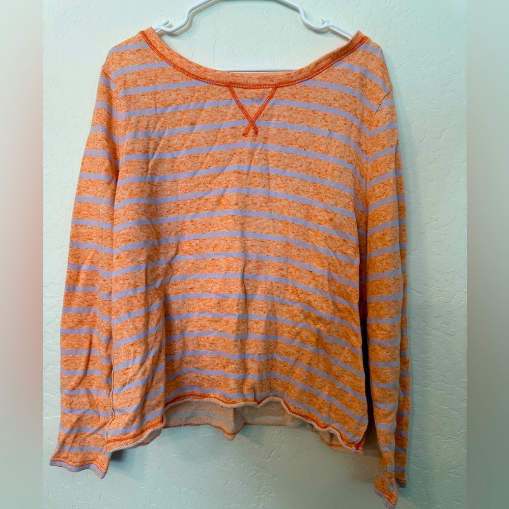 GAP sweatshirt size XL in women’s.